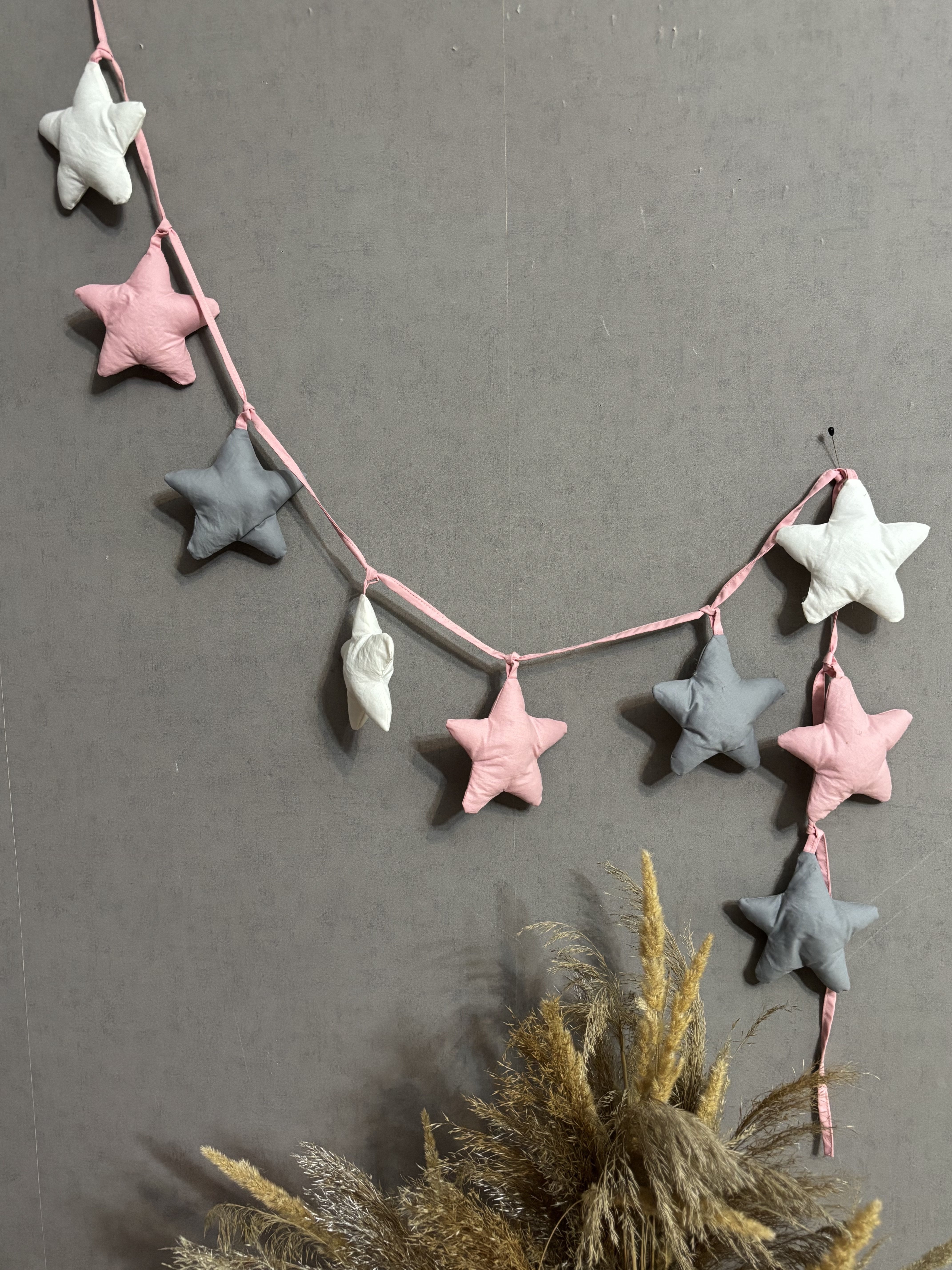 ვარდისფერი კარავი ვარსკვლავებით