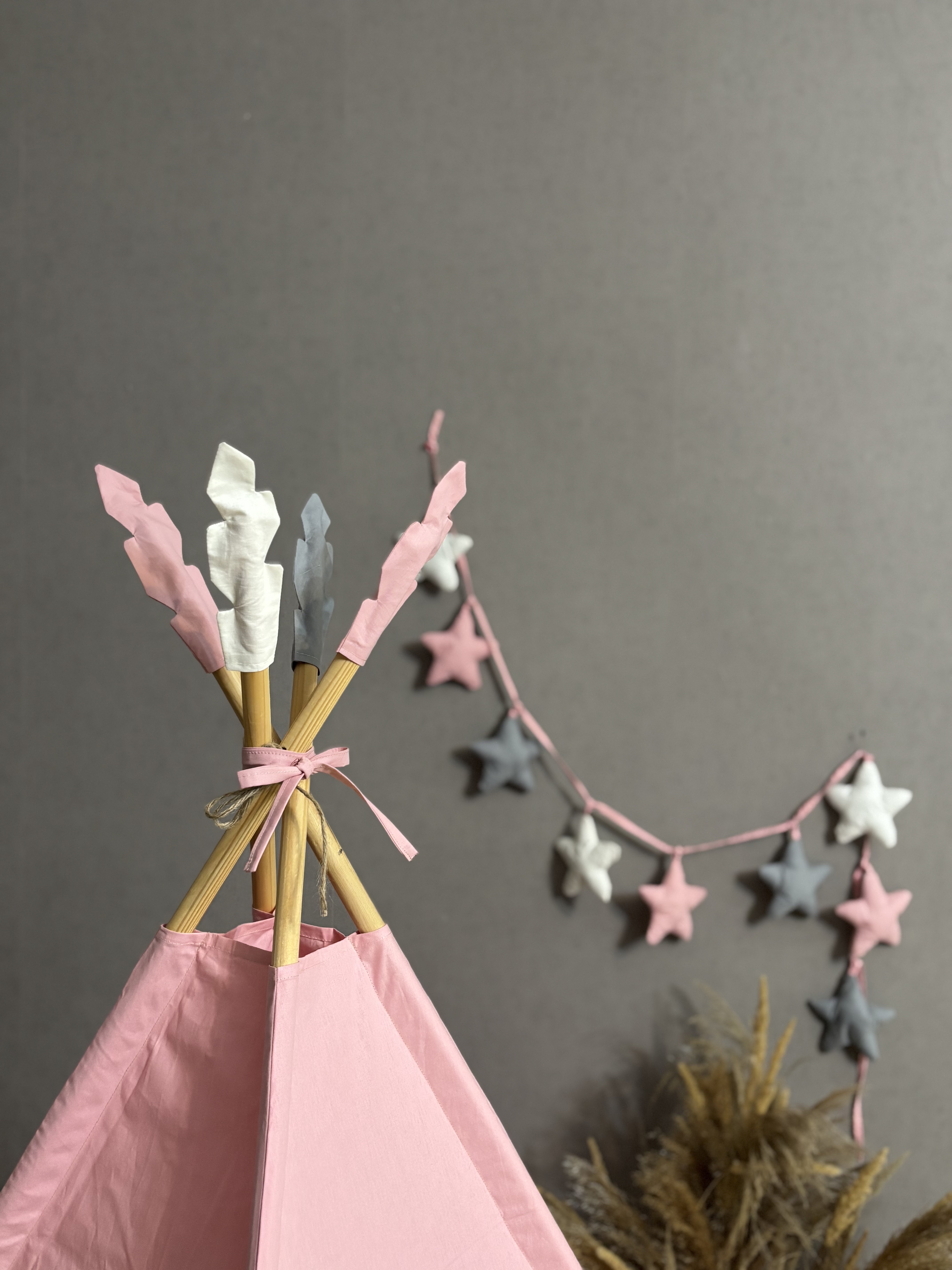 ვარდისფერი კარავი ვარსკვლავებით