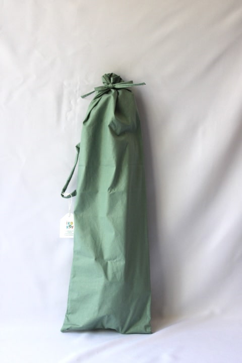 თეატრი - კაფე ყვითელი ფარდებით