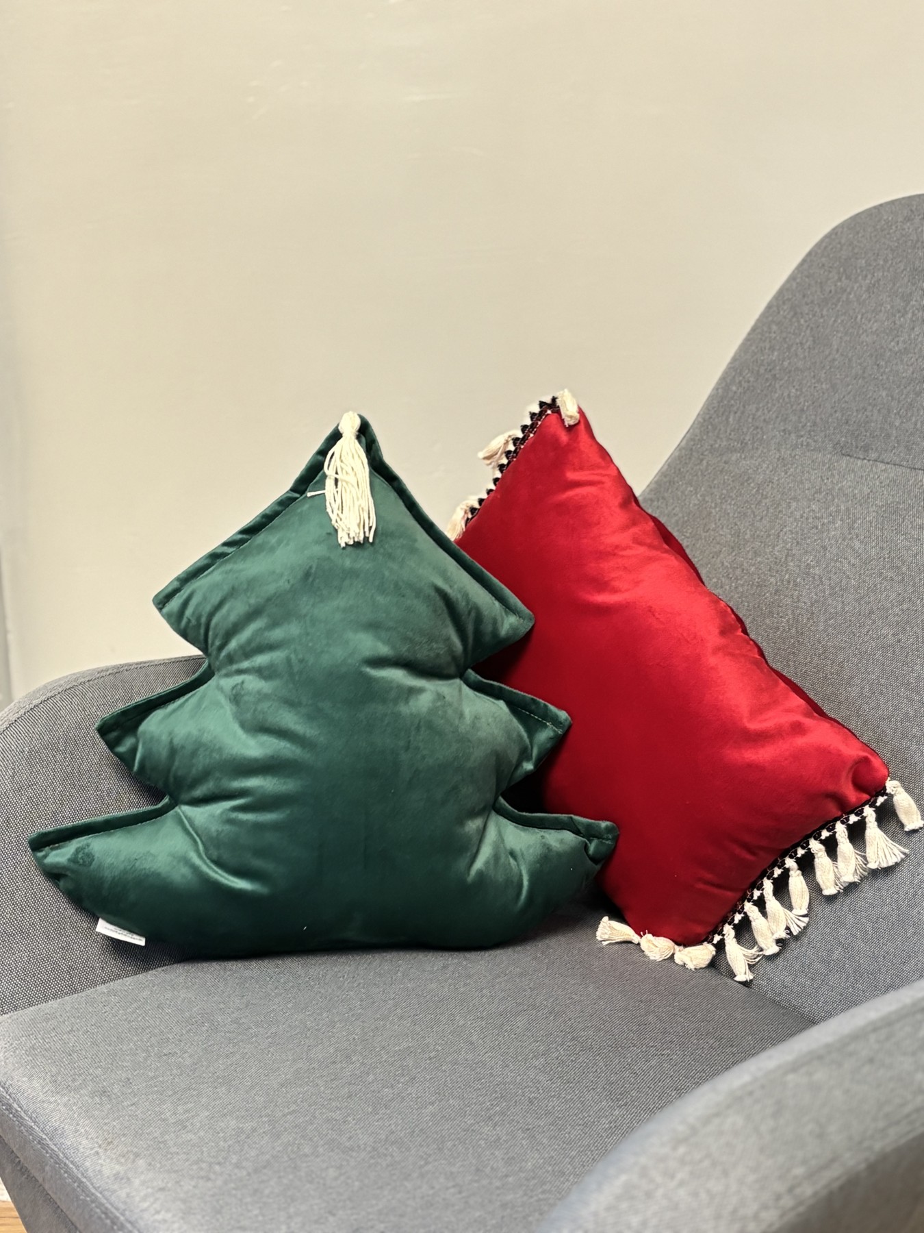 ხავერდის ბალიში ნაძვის ხე