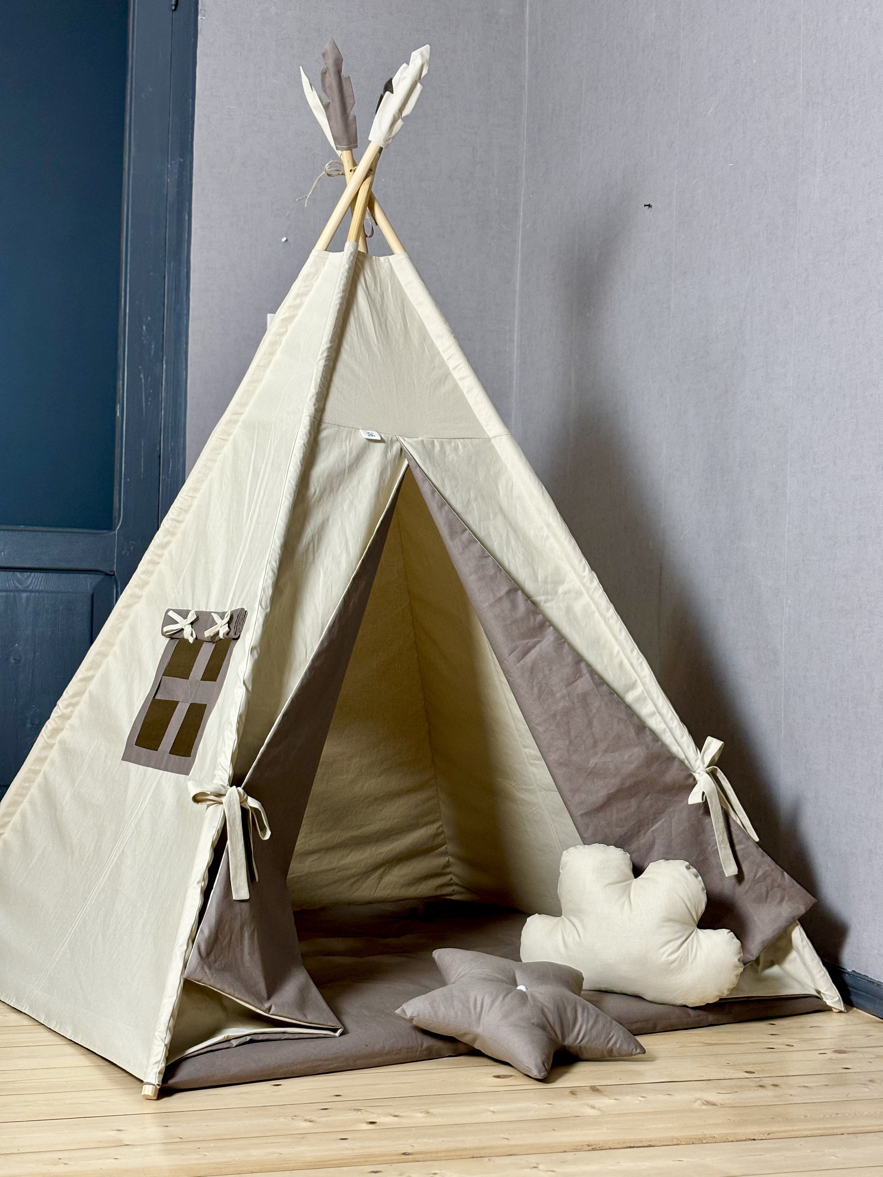Children's tent, beige, with brown padding