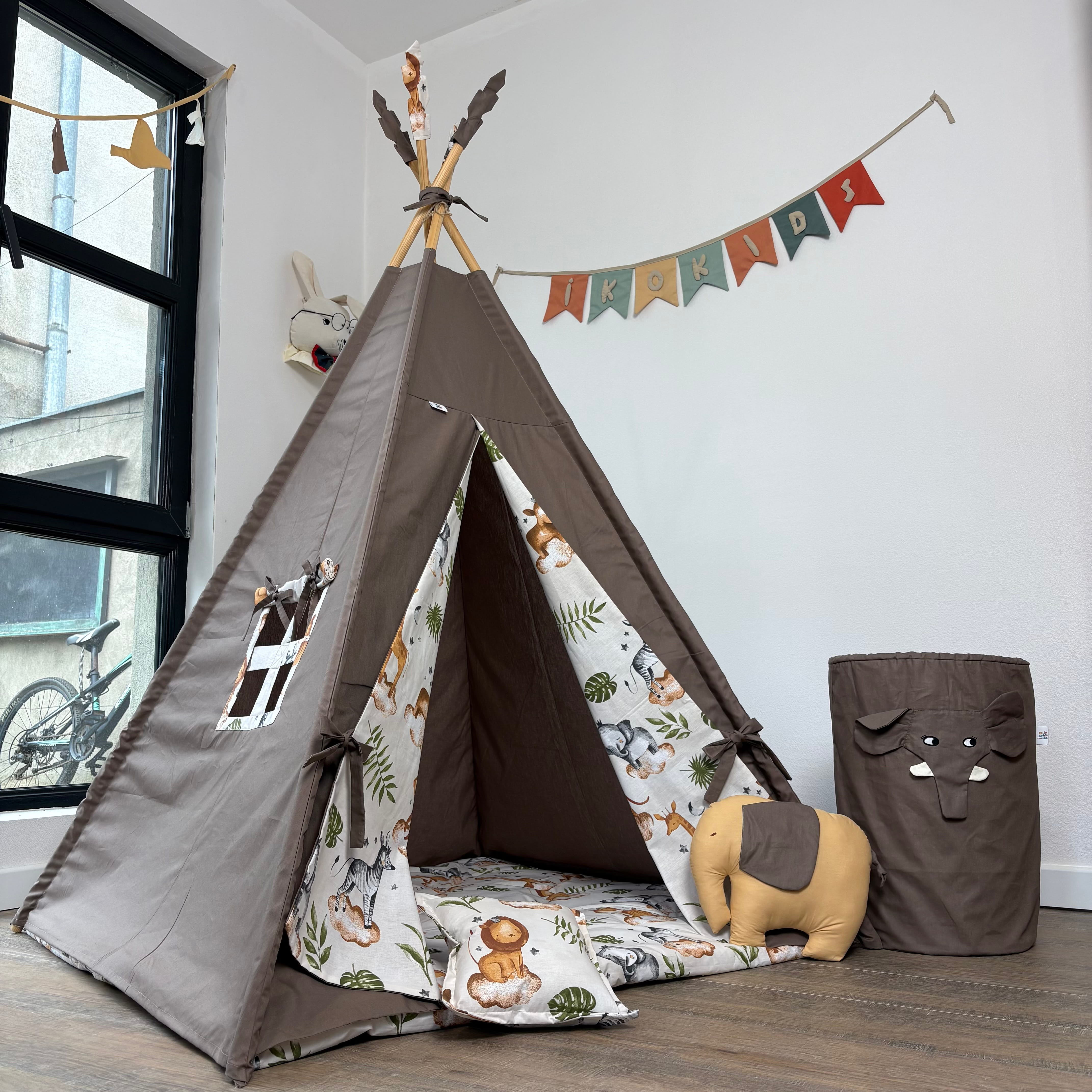 ყავისფერი კარავი ცხოველებიანი პრინტით, სათავსოსთან ერთად